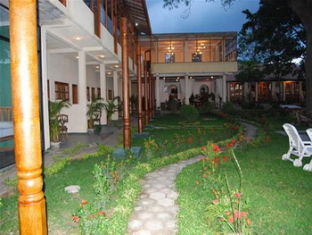 Sri Lanka, Yala, Tissamaharama, Water Front Hotel